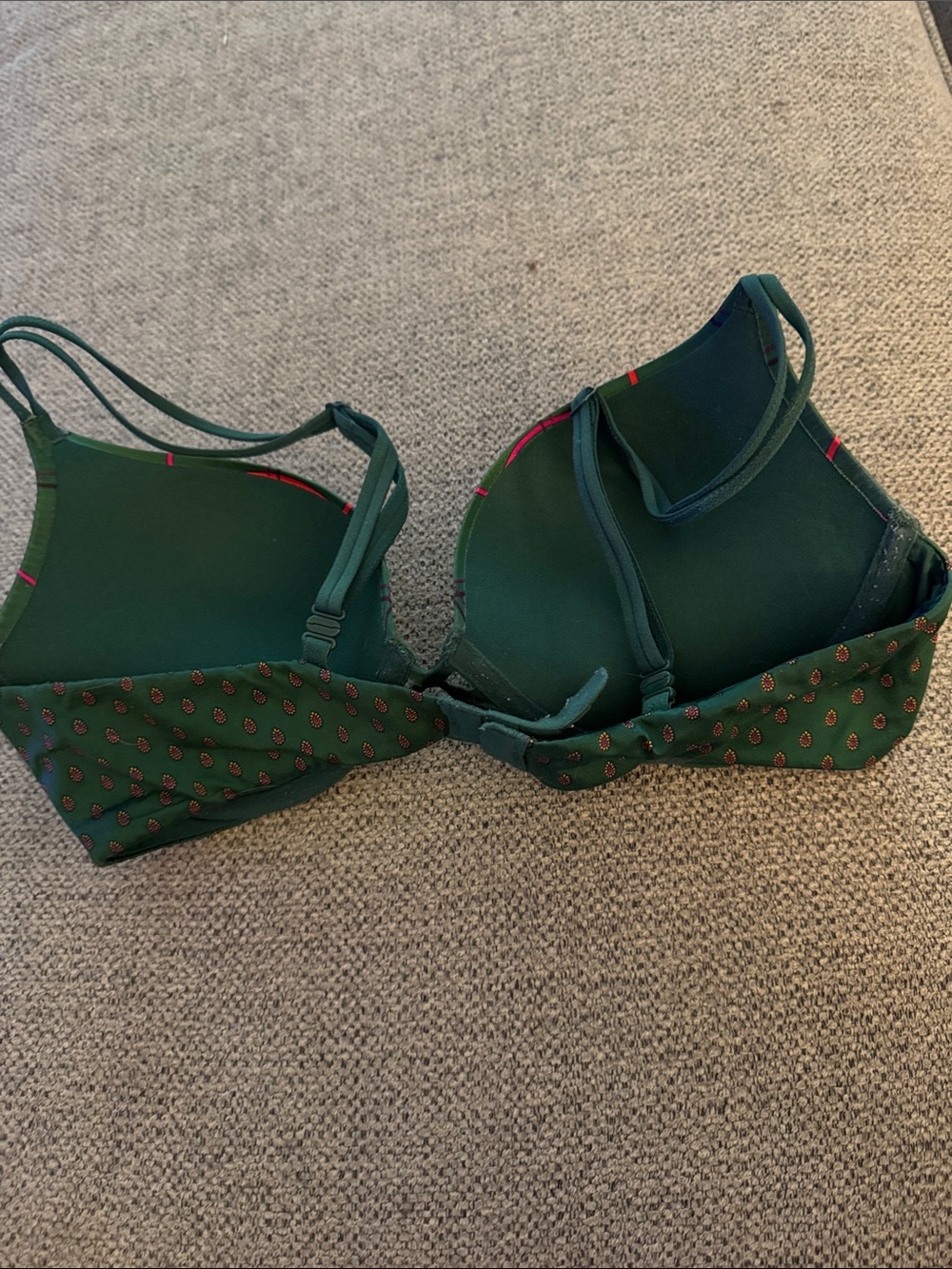 Victorias Secret Very Sexy Push Up Bra - Picture 2 of 3